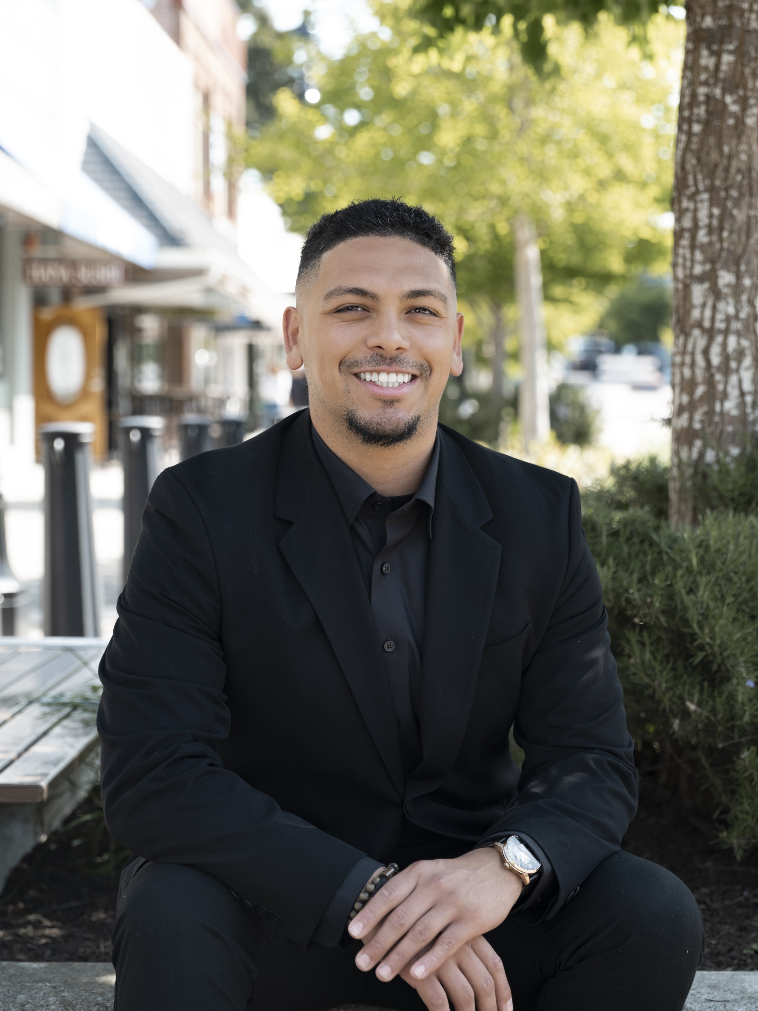 Isaac Ortiz headshot